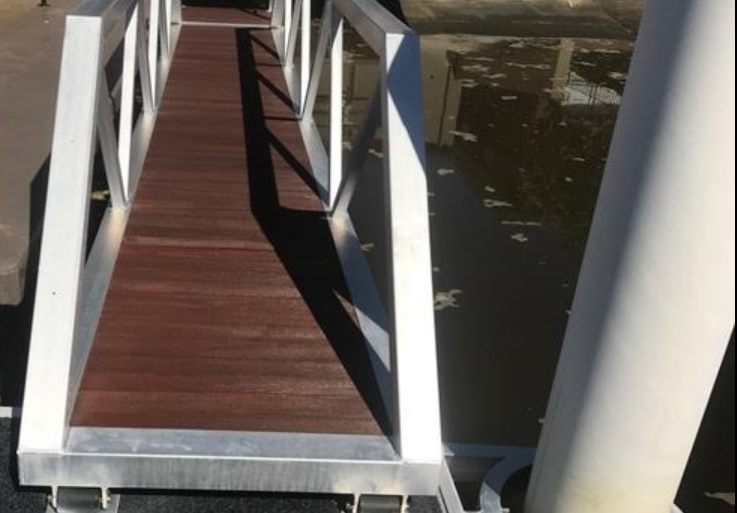How to Tell When Your Pontoon Needs Maintenance or Repairs