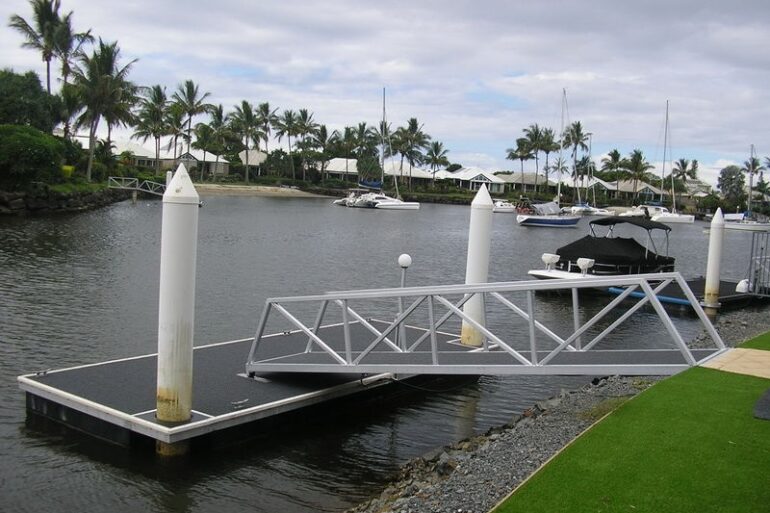 Staying safe around jetties and piers