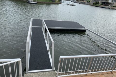 Strut Arm Pontoons