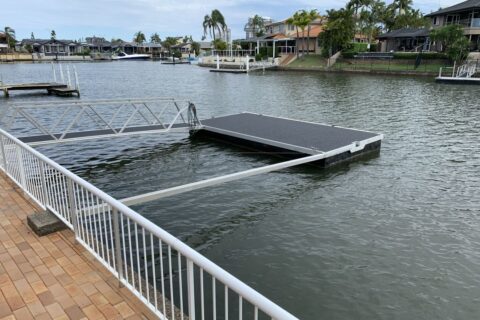 Strut Arm Pontoons