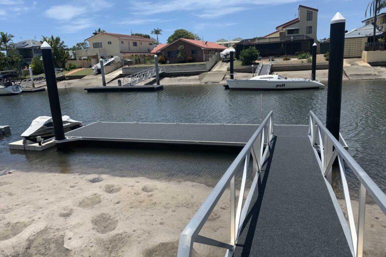 Top 9 Benefits of a Pontoon Dock