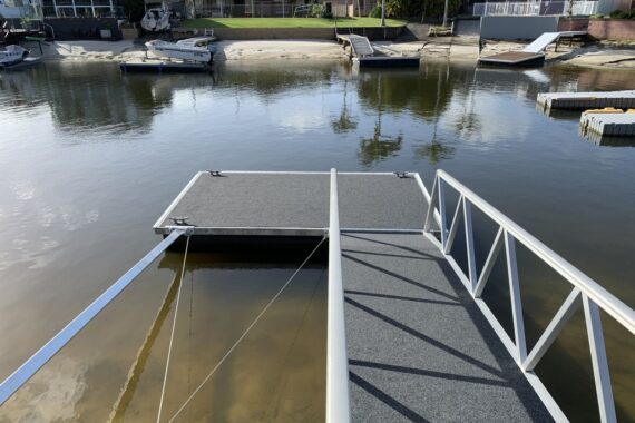 Custom Pontoon Docks vs. Modular Docks: Which is the Ideal Choice for Your Waterfront?