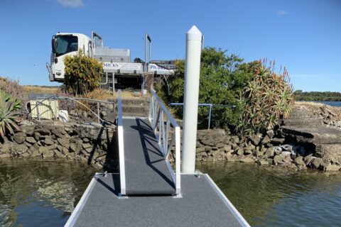 pile caps for piled pontoons